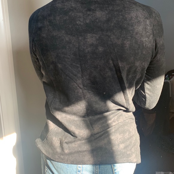 Grey cozy athletic sweatshirt ! - Picture 2 of 2